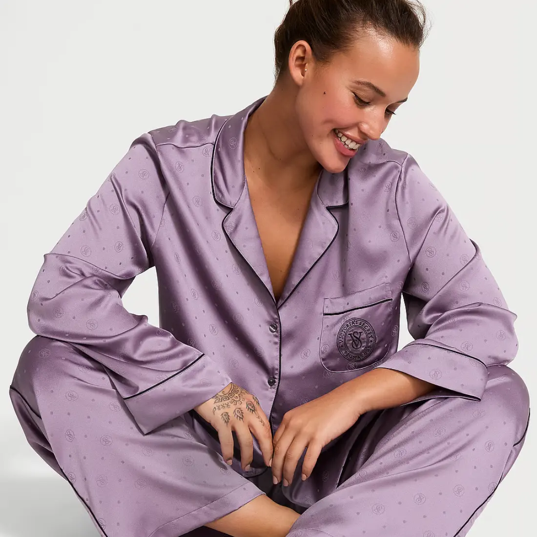 Сатинова піжама Victoria's Secret Frozen Plum зі штанами