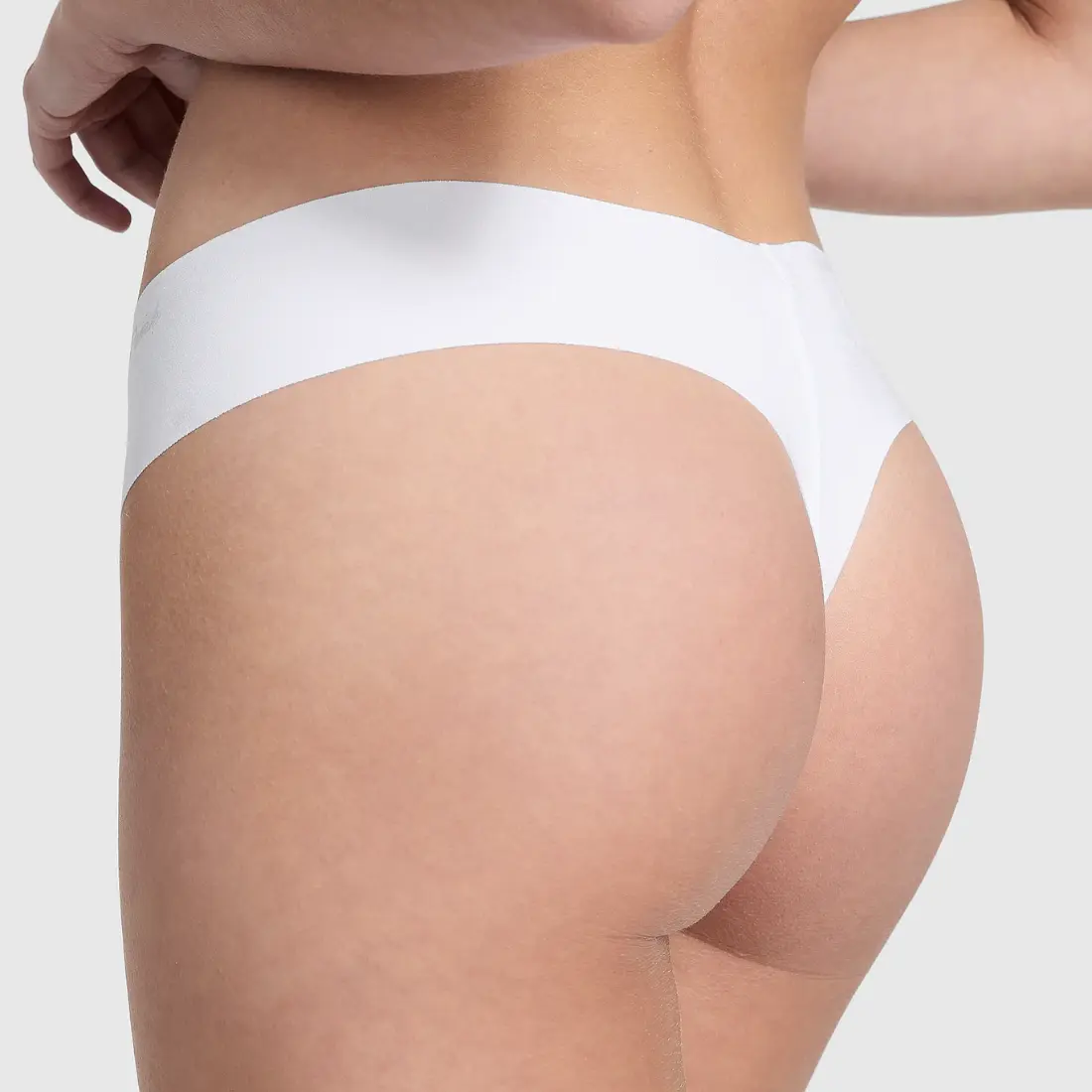 Безшовні стрінги No-Show White