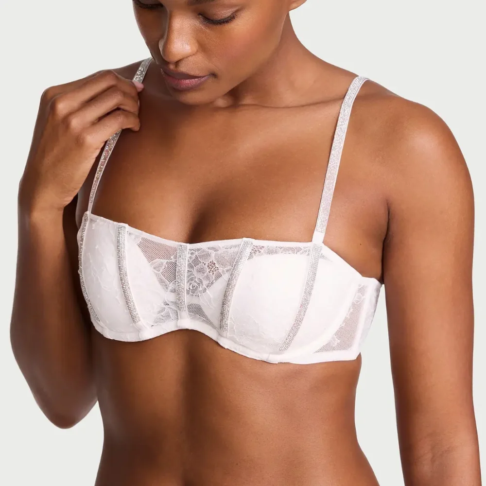 Мереживний бюстгальтер бандо зі стразами Victoria's Secret Rose Lace Gradient Shine Strap Bandeau Bra Coconut White білий