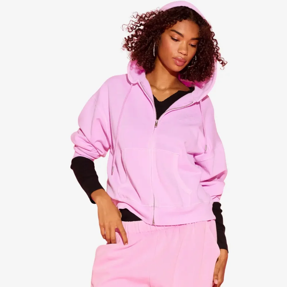 Бузкове спортивне худі на блискавці Victoria's Secret PINK Campus Fleece на моделі