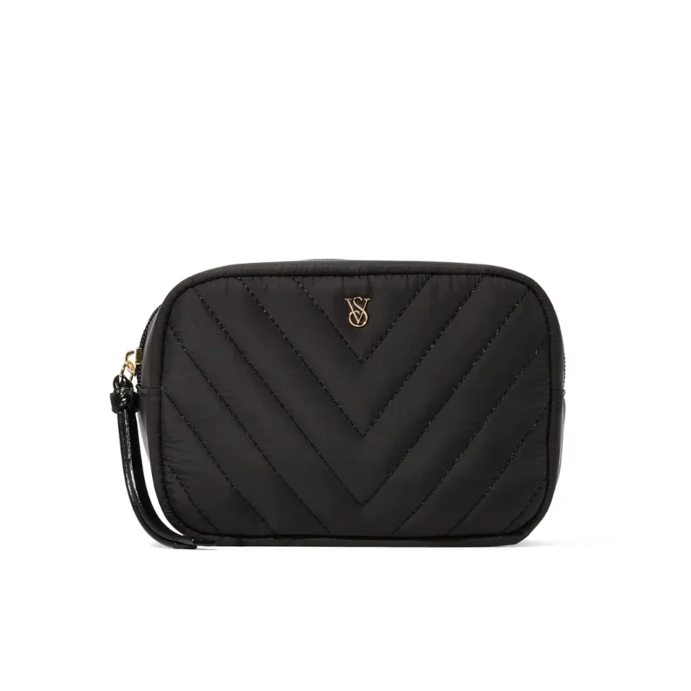 Косметичка стьобана Victoria's Secret Boxy Case Makeup Bag Black V-Quilt чорного кольору з логотипом VS