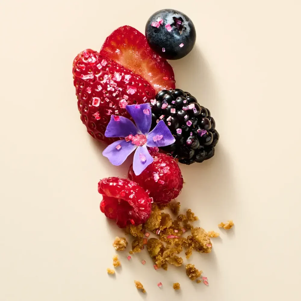 Ноти аромату Victoria's Secret Berry Parfait із лісовими ягодами, крамблом та цукром